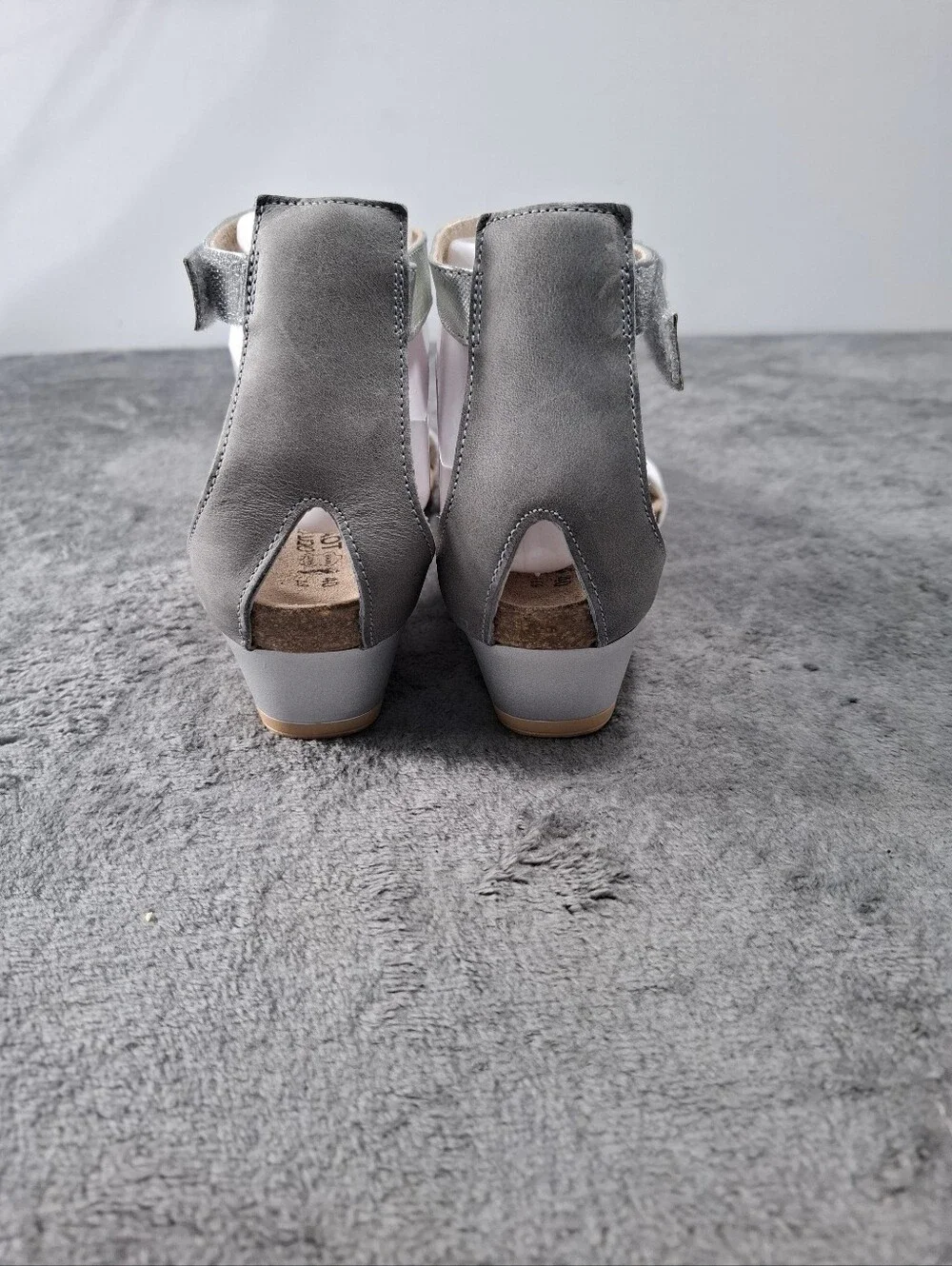NAOT 5016 Pixie Low Wedge Sandals  White Silver Vintage Slate Leather Sz 40 9
